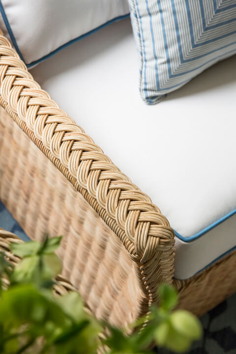 Woven furniture in a timeless interior by Memoire Design